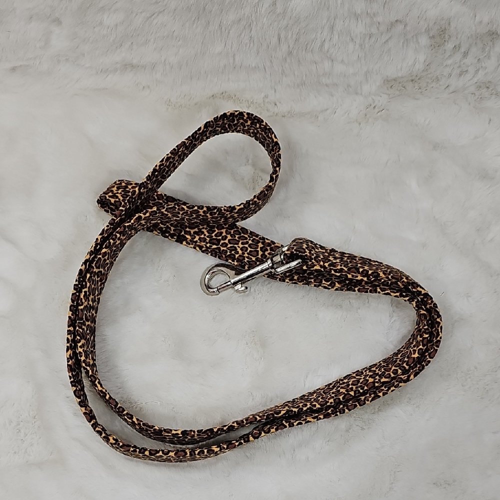 Donna Delvin Designs Leopard 4ft 9in L x 1in W Leash